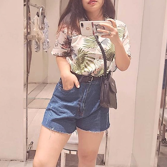 Trendy Tropical Shirt. - Picture 4 of 5